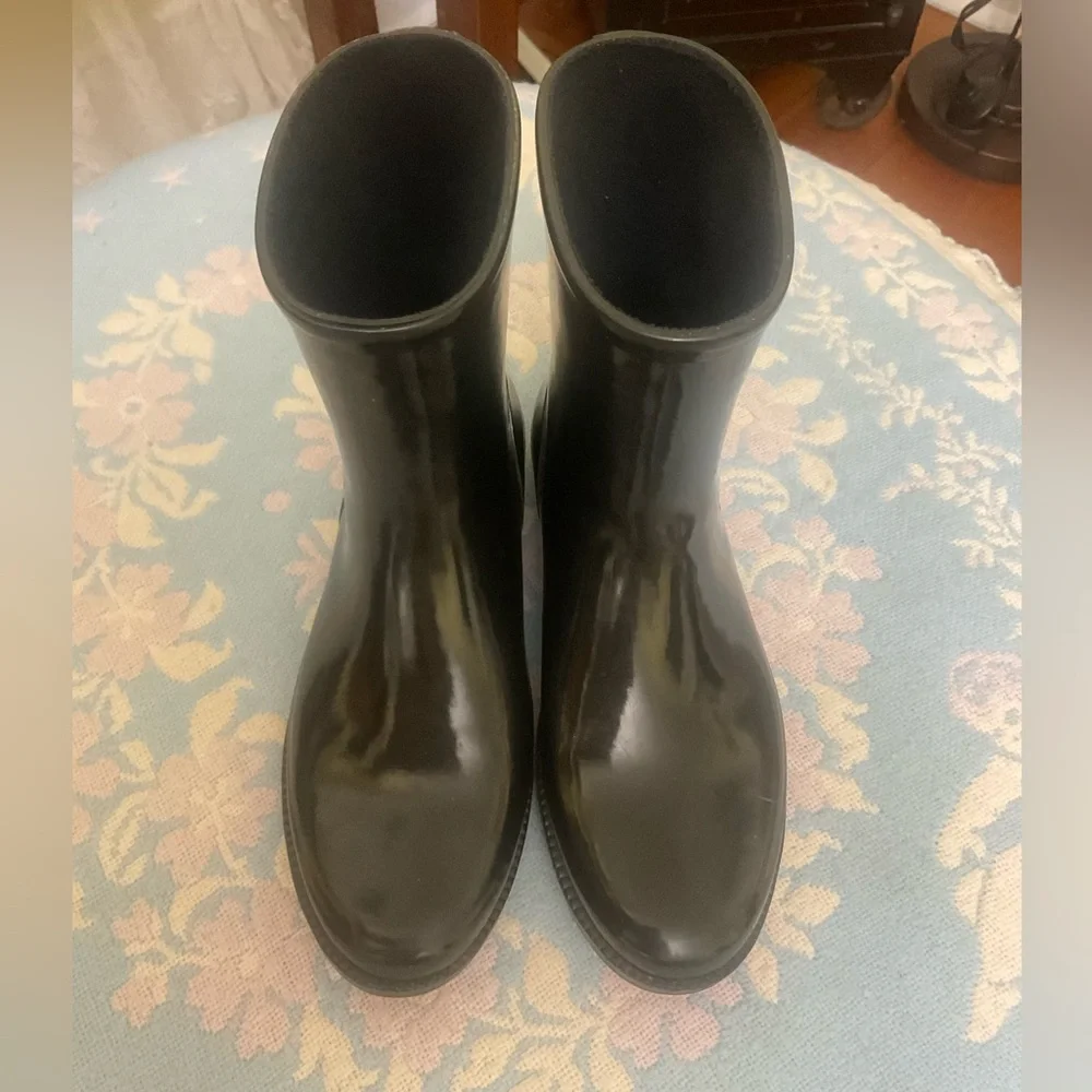 *Michael Kors* Sz 10 Black Logo Short Rain Boots